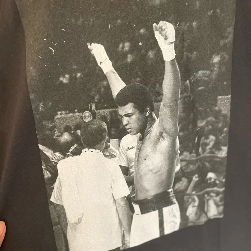 Muhammad Ali GAP Graphic Men’s T-shirt Size Small - Picture 3 of 4